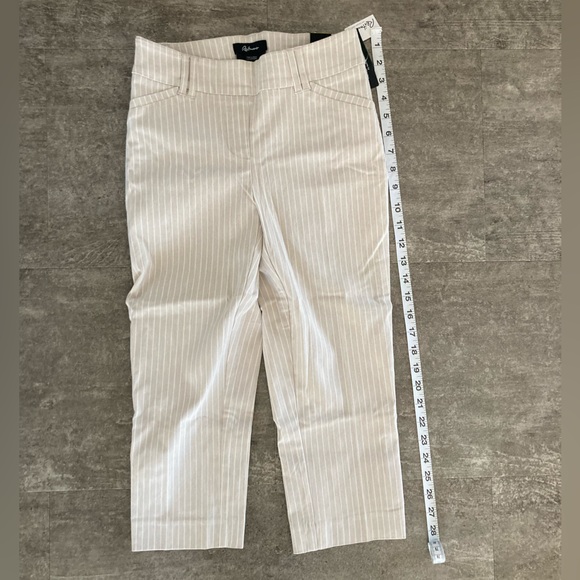 Reitmans Iconic Capris - Size 2 Petite - Picture 3 of 6